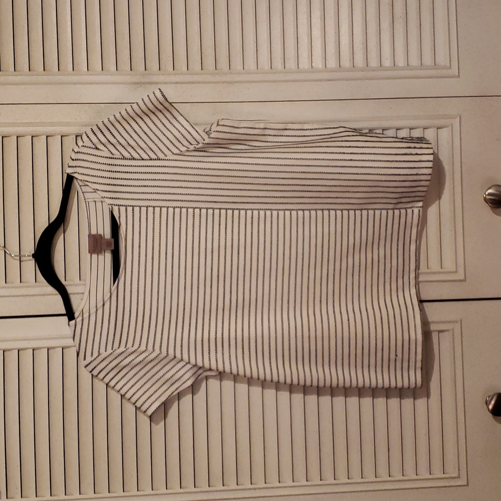 Chico's Easy Wear Short Sleeve Shirt